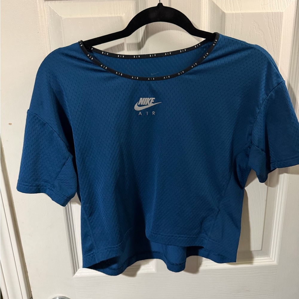 ❣️❄️Nike Women's Blue Crop Top